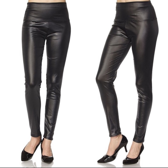 Sexy Black Vegan leather leggings - Picture 3 of 3